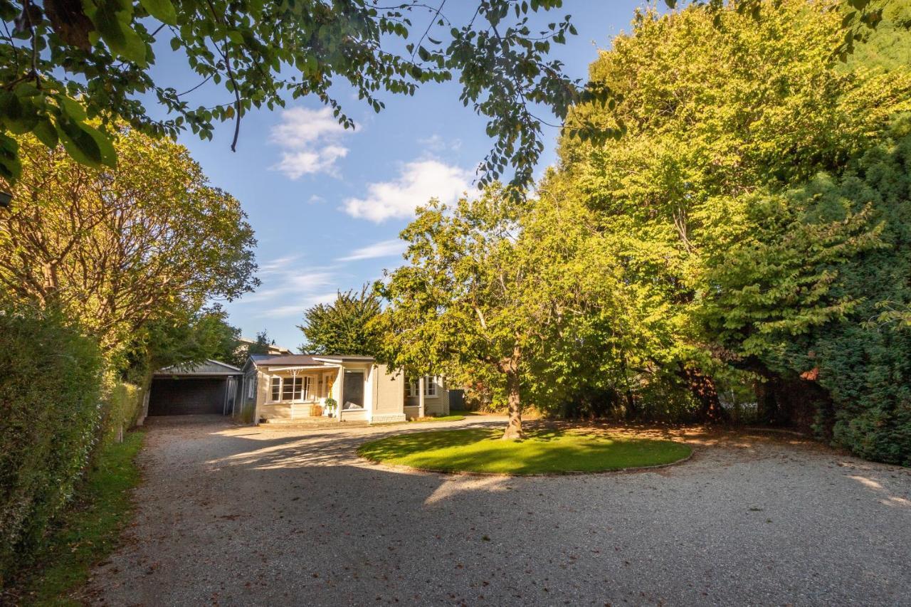 Hop, Skip And Jump To The Lake - Te Anau House Exterior foto